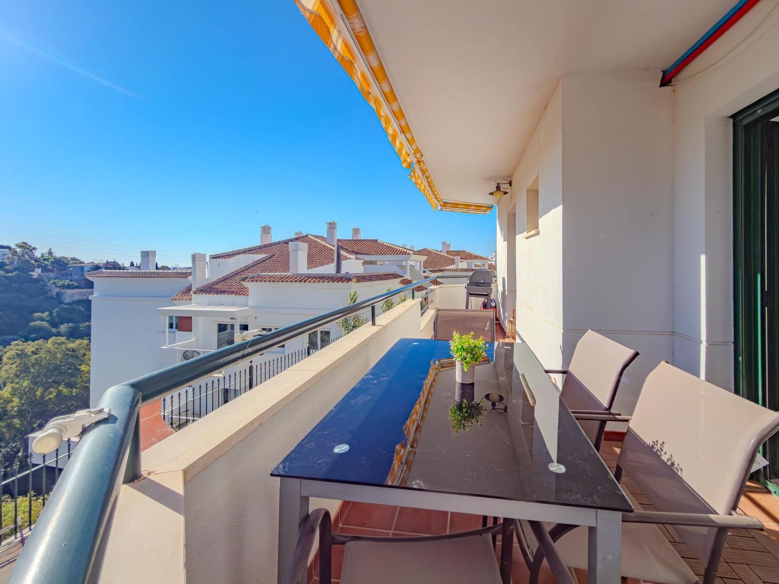 3 bedroom Flat for sale in Fuengirola with pool garage - € 339,000 (Ref: 9843483)