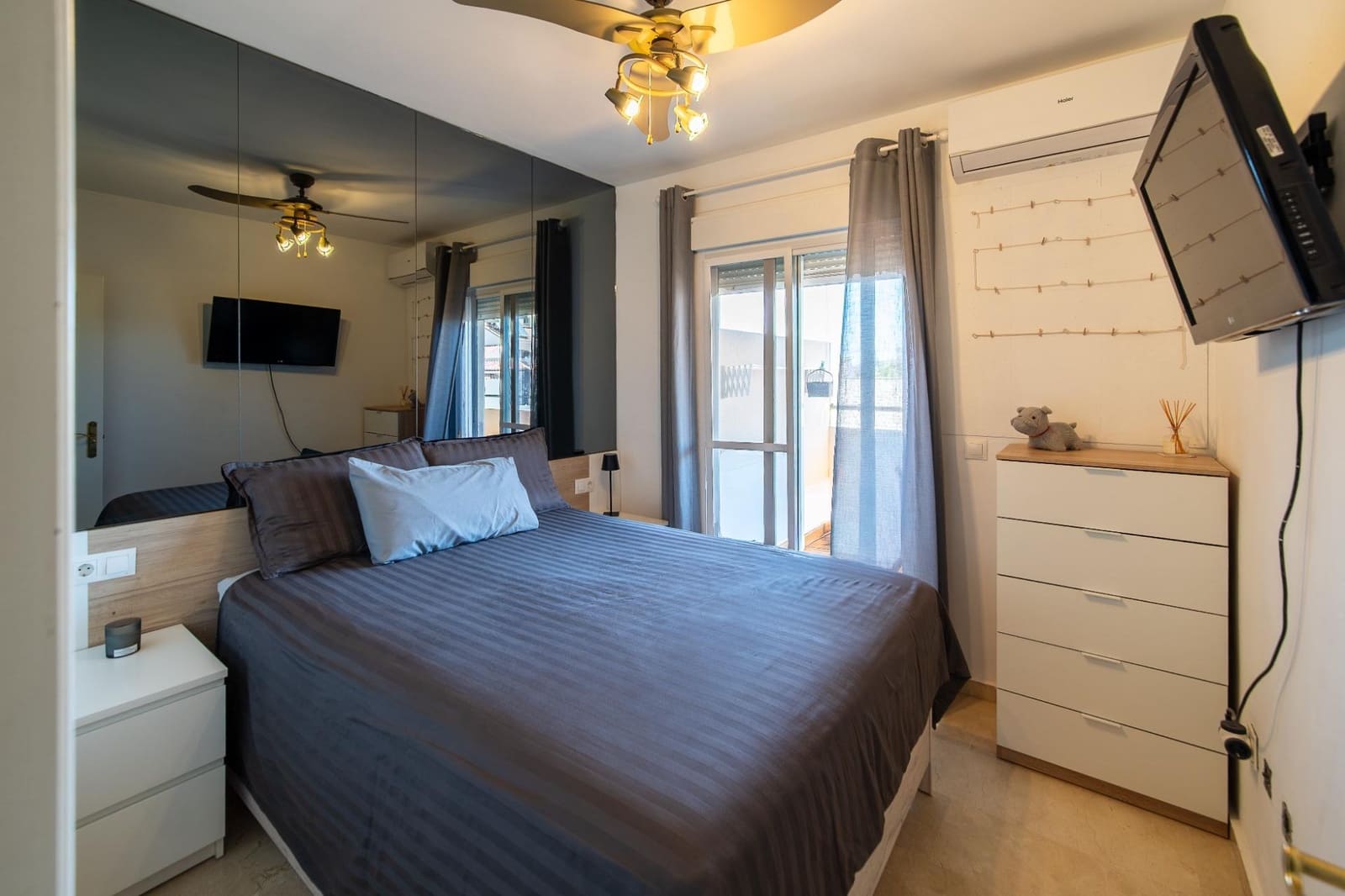 2 bedroom Flat for sale in Las Lagunas de Mijas with pool - € 299,000 (Ref: 9966721)