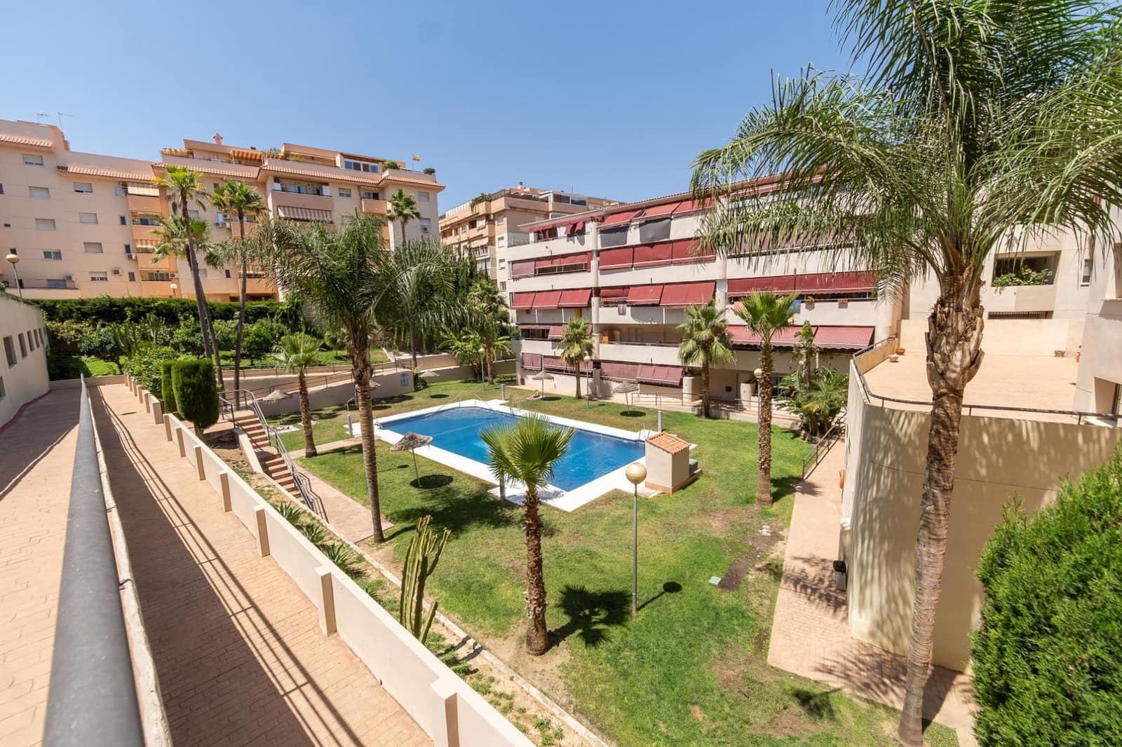 2 bedroom Flat for sale in Las Lagunas de Mijas with pool - € 299,000 (Ref: 9966721)
