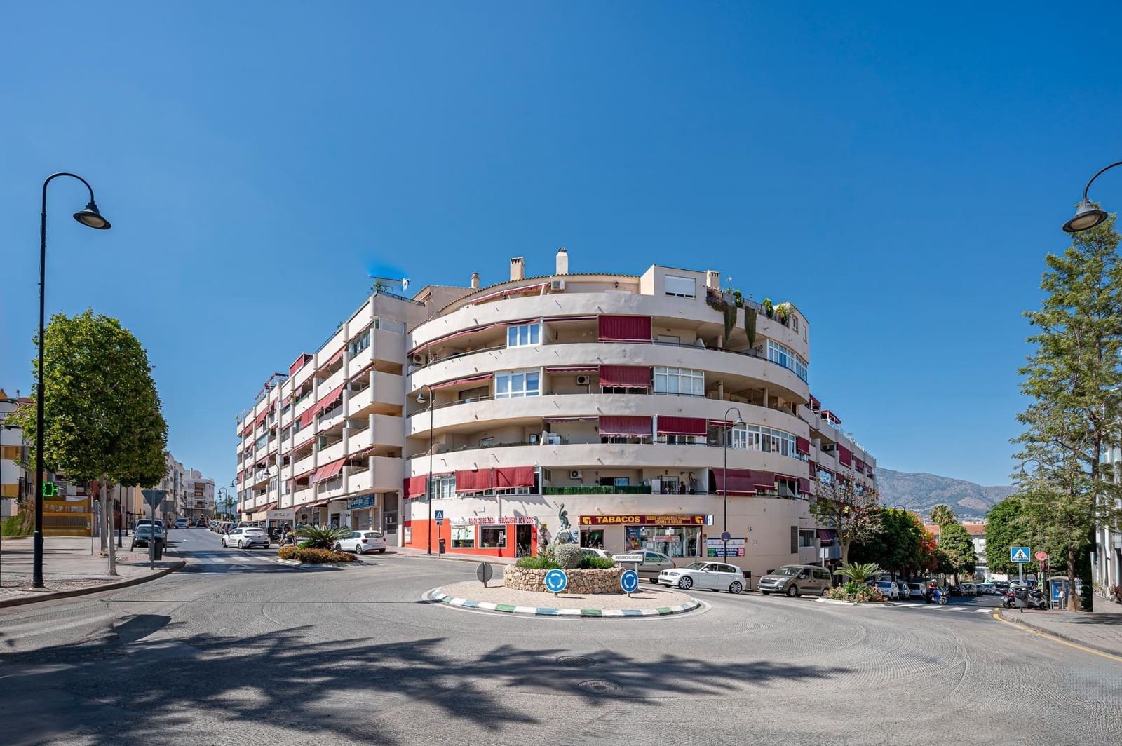 2 bedroom Flat for sale in Las Lagunas de Mijas with pool - € 299,000 (Ref: 9966721)