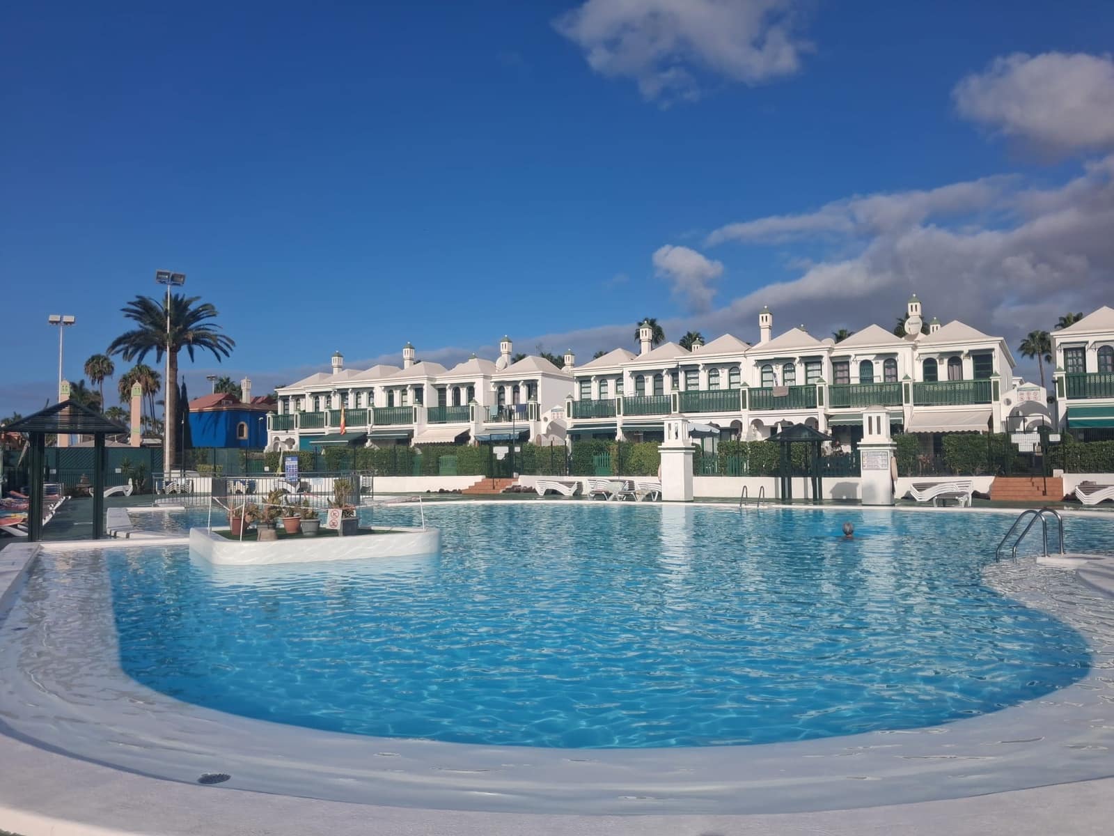 1 bedroom Apartment for rent in Maspalomas with pool - € 1,200 (Ref: 10035693)
