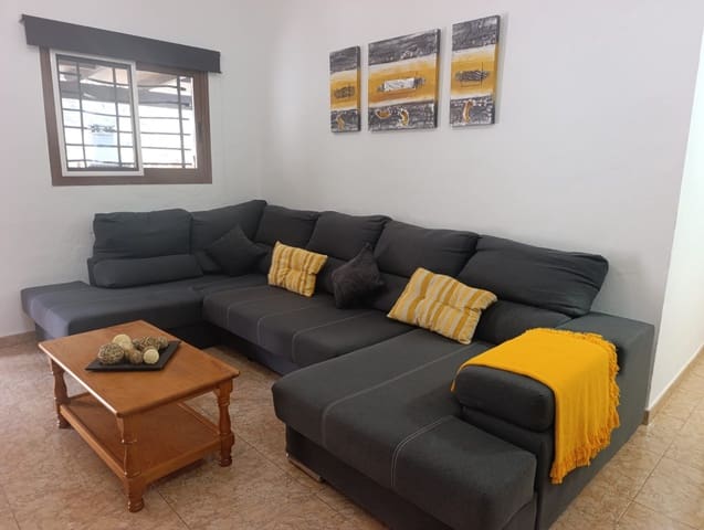 2 makuuhuone Maalaistalo vuokrattavana paikassa San Bartolomé de Tirajana mukana uima-altaan 
autotalli - 800 € (Ref: 10174798)