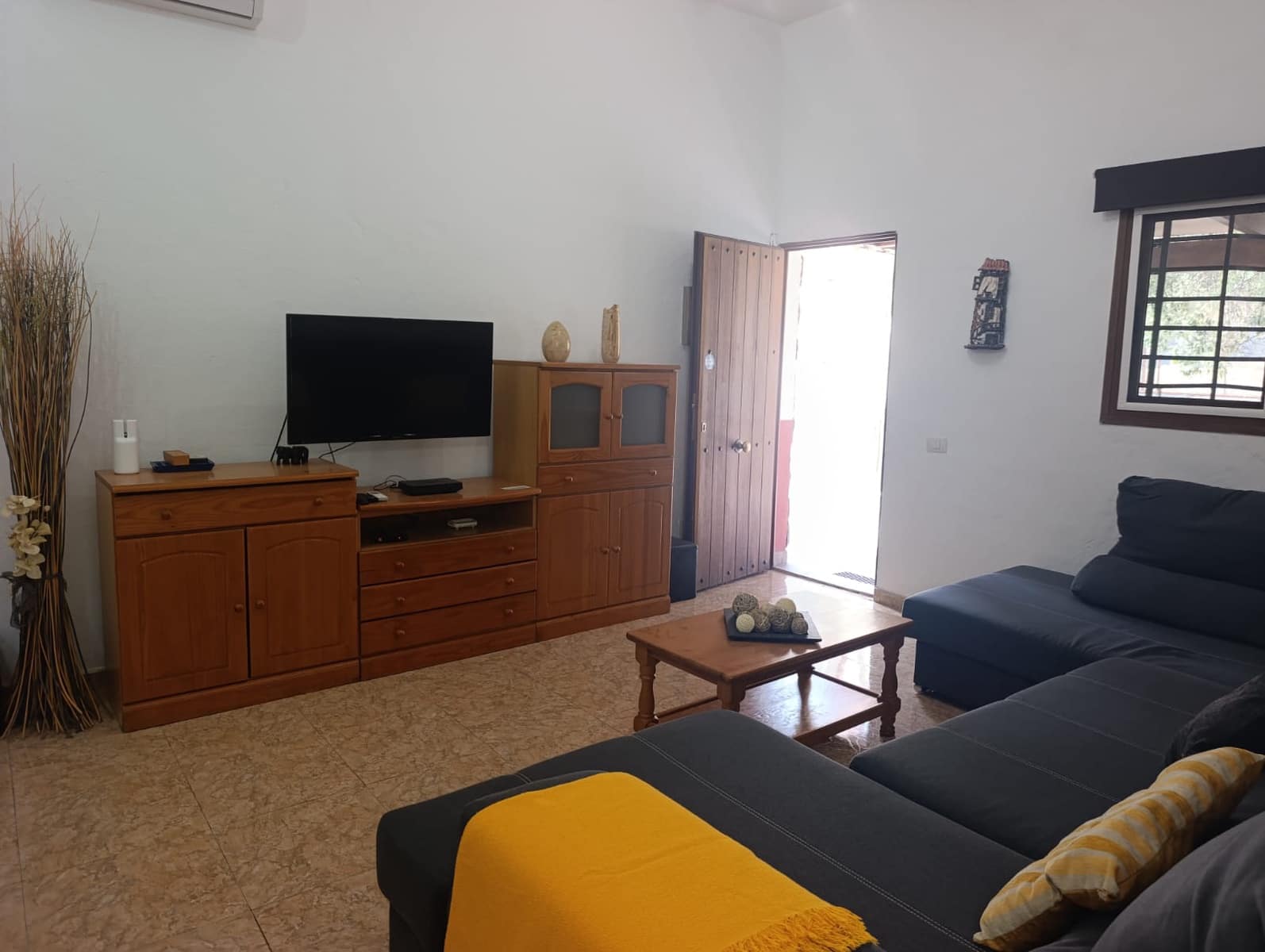 2 makuuhuone Maalaistalo vuokrattavana paikassa San Bartolome de Tirajana mukana uima-altaan 
autotalli - 800 € (Ref: 10174798)