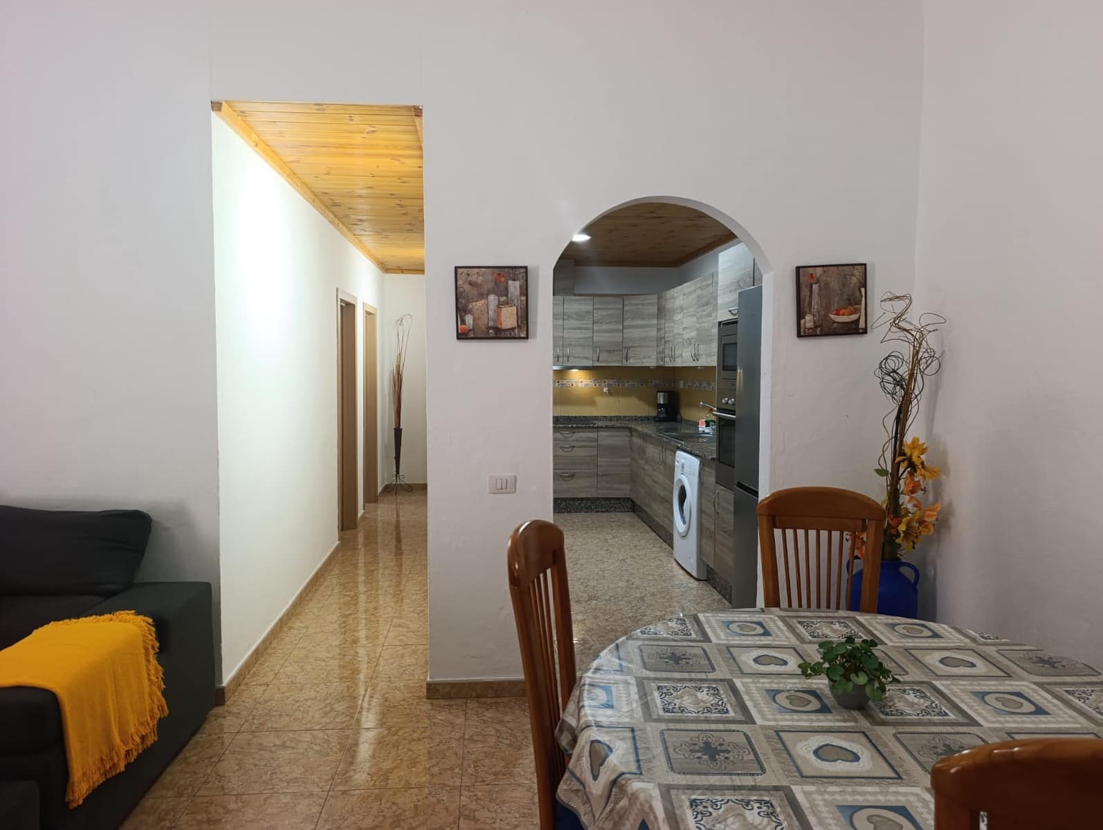 2 makuuhuone Maalaistalo vuokrattavana paikassa San Bartolome de Tirajana mukana uima-altaan 
autotalli - 800 € (Ref: 10174798)