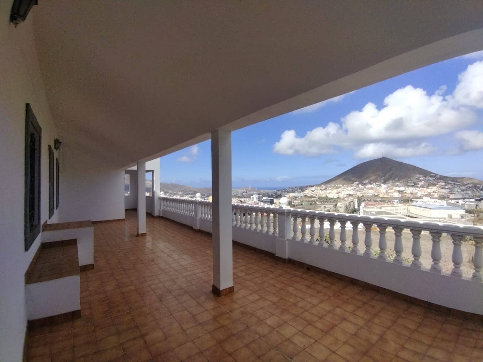 4 soveværelse Villa til salg i Santa Maria de Guia de Gran Canaria med garage - € 439.000 (Ref: 7856301)