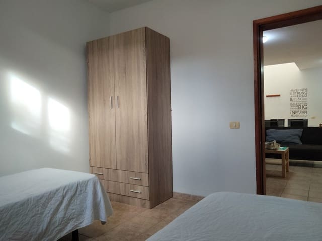 2 makuuhuone Huoneisto vuokrattavana paikassa San Bartolomé de Tirajana - 900 € (Ref: 8459456)