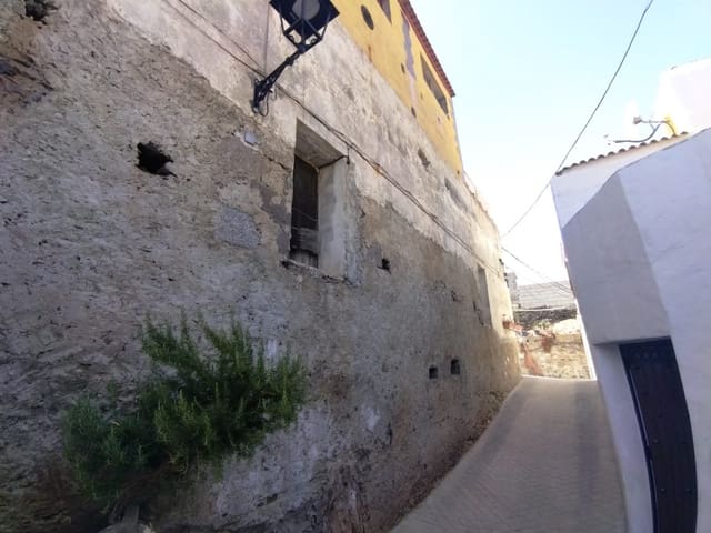 2 slaapkamer Huis te koop in San Bartolomé de Tirajana met garage - € 145.000 (Ref: 8484966)