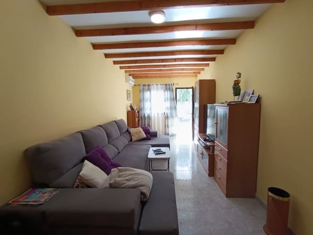 3 quarto Quinta/Casa Rural para arrendar em Santa Lucía de Tirajana com garagem - 800 € (Ref: 8916434)