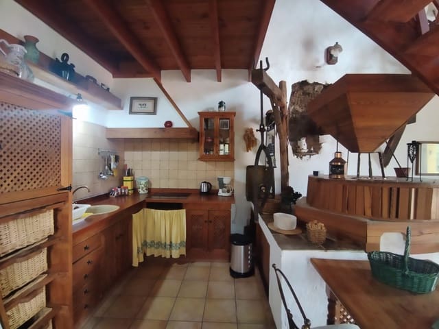 1 soverom Finca/Herregård til salgs i Santa Lucía de Tirajana med garasje - € 285 000 (Ref: 8968746)