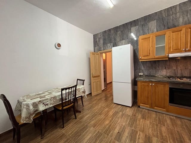 3 soveværelse Byhus til leje i Vecindario, Santa Lucía de Tirajana med garage - € 900 (Ref: 9099630)