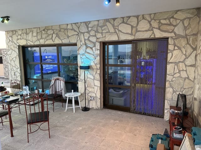 3 soveværelse Villa til leje i Triquivijate, Antigua med swimmingpool - € 2.200 (Ref: 9143691)