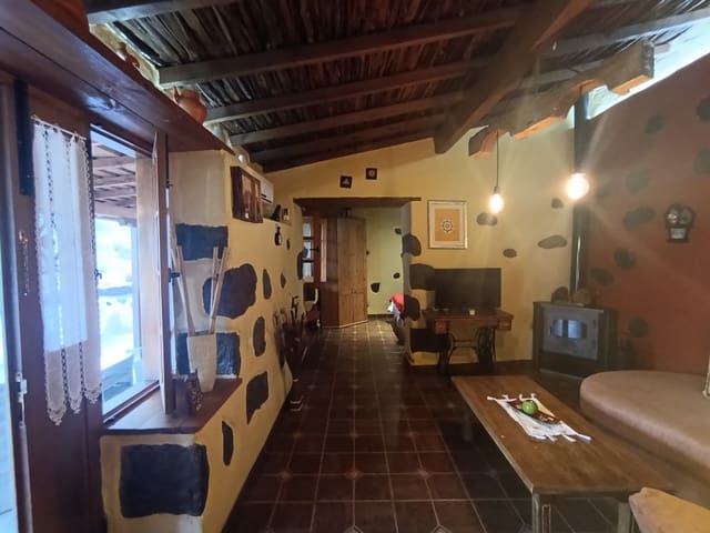 2 bedroom Finca/Country House for rent in San Bartolomé de Tirajana with pool garage - € 1,100 (Ref: 9240652)