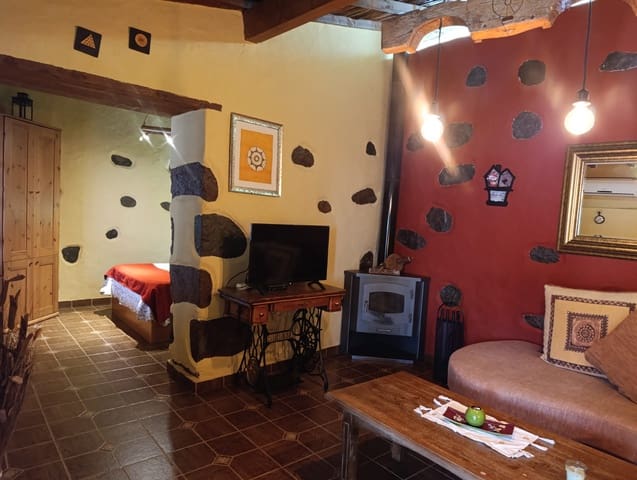 2 bedroom Finca/Country House for rent in San Bartolomé de Tirajana with pool garage - € 1,100 (Ref: 9240652)
