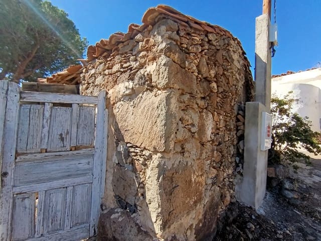 Ruin til salg i San Bartolomé de Tirajana - € 69.000 (Ref: 9248419)