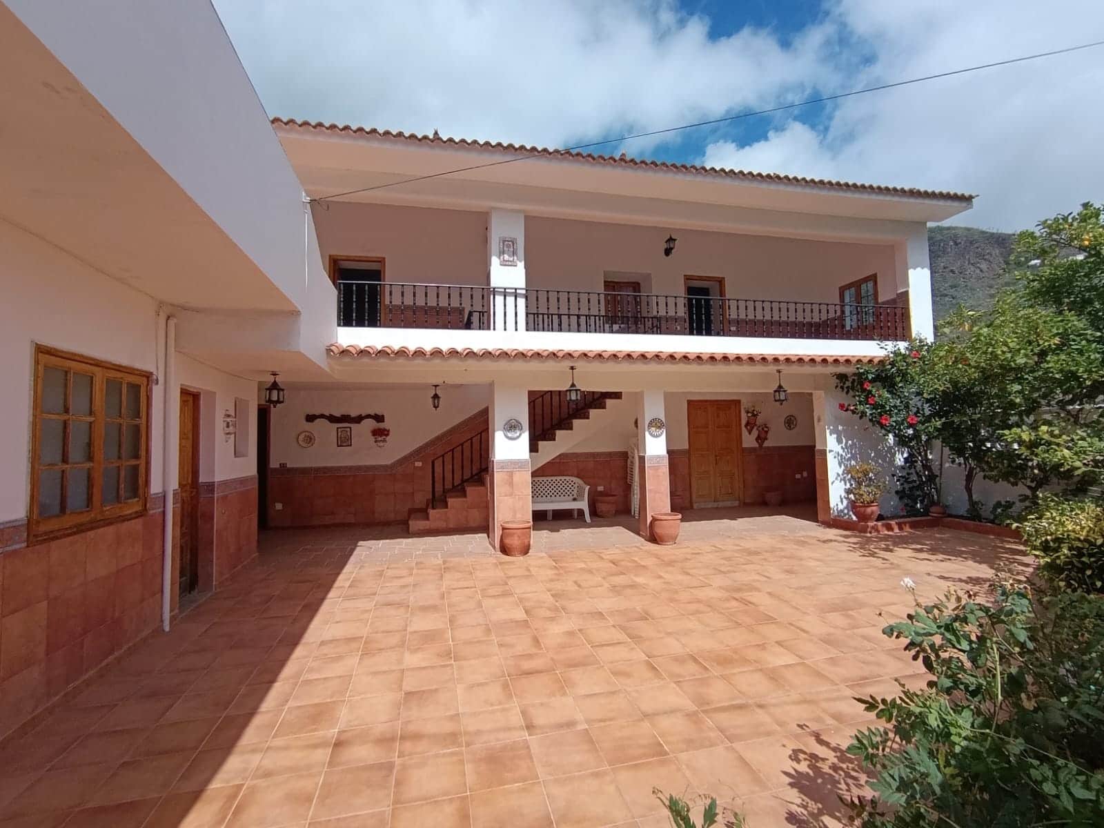 4 bedroom Finca/Country House for sale in Vega de San Mateo with pool garage - € 448,000 (Ref: 9270401)