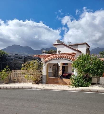 3 bedroom Finca/Country House for sale in Santa Lucía de Tirajana with garage - € 320,000 (Ref: 9390334)