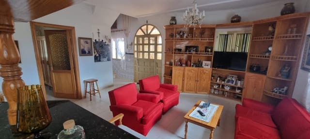 3 bedroom Finca/Country House for sale in Santa Lucía de Tirajana with garage - € 320,000 (Ref: 9390334)