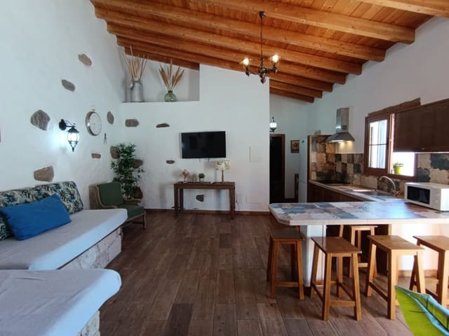 2 bedroom Finca/Country House for rent in San Bartolomé de Tirajana with pool - € 1,100 (Ref: 9402545)
