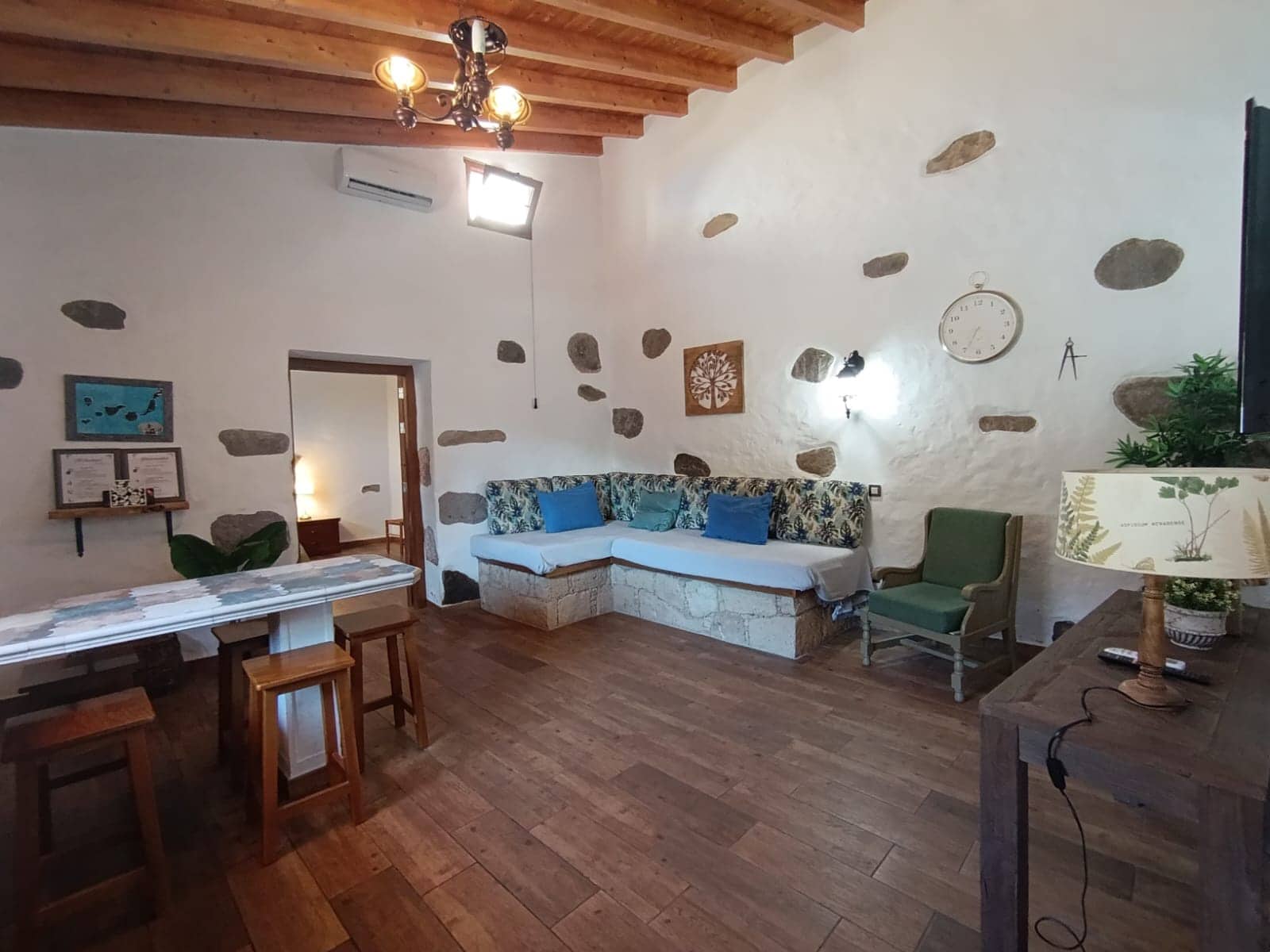 2 makuuhuone Maalaistalo vuokrattavana paikassa San Bartolome de Tirajana mukana uima-altaan - 1 100 € (Ref: 9402545)