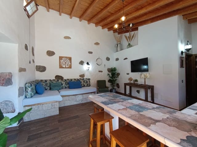 2 bedroom Finca/Country House for rent in San Bartolomé de Tirajana with pool - € 1,100 (Ref: 9402545)