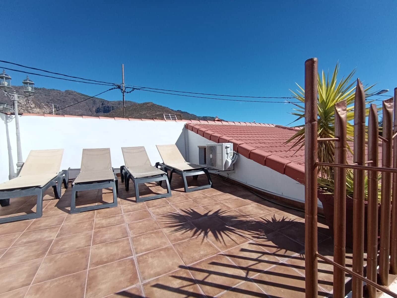 2 makuuhuone Maalaistalo vuokrattavana paikassa San Bartolome de Tirajana mukana uima-altaan - 1 100 € (Ref: 9402545)