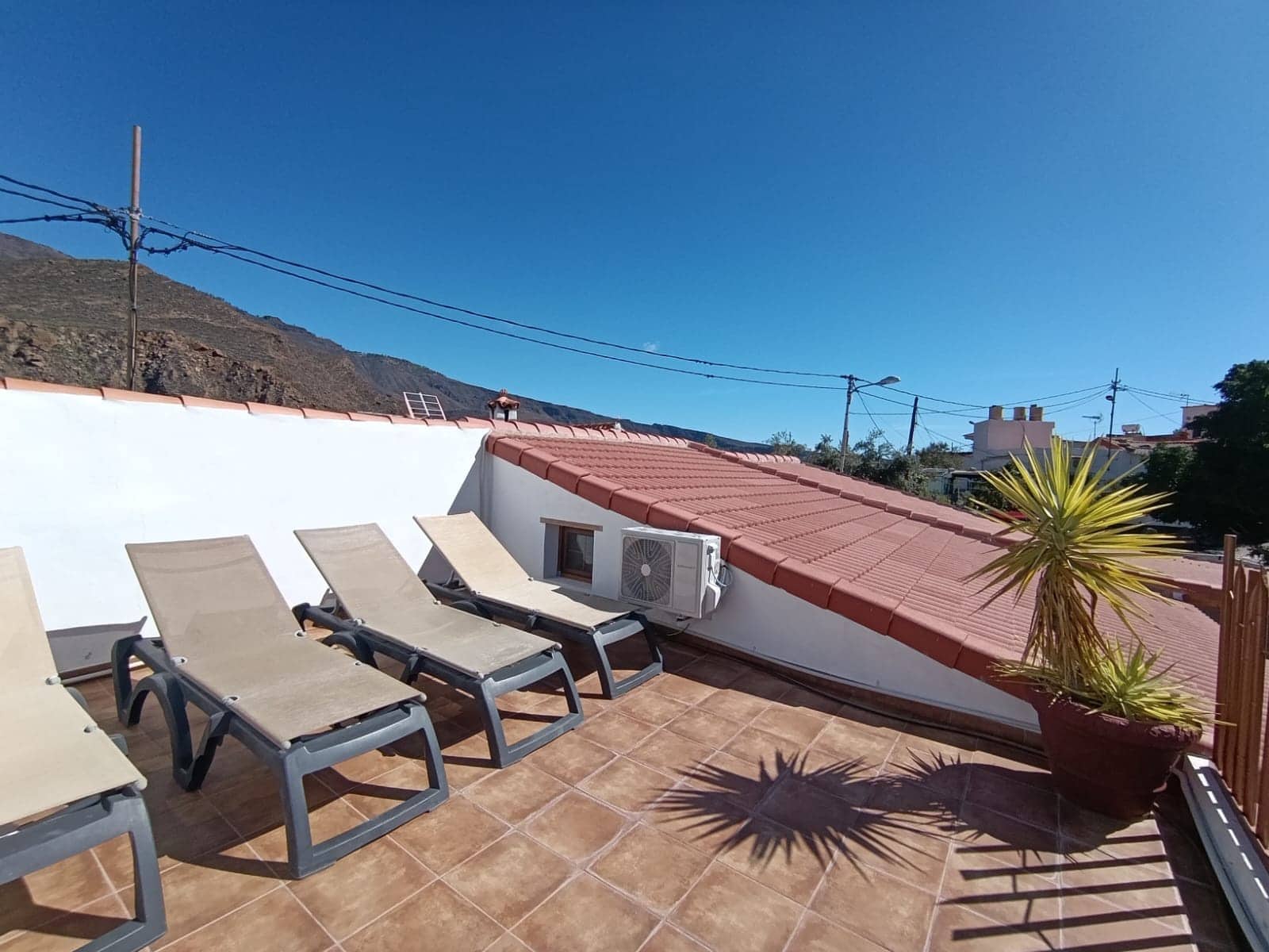 2 makuuhuone Maalaistalo vuokrattavana paikassa San Bartolome de Tirajana mukana uima-altaan - 1 100 € (Ref: 9402545)