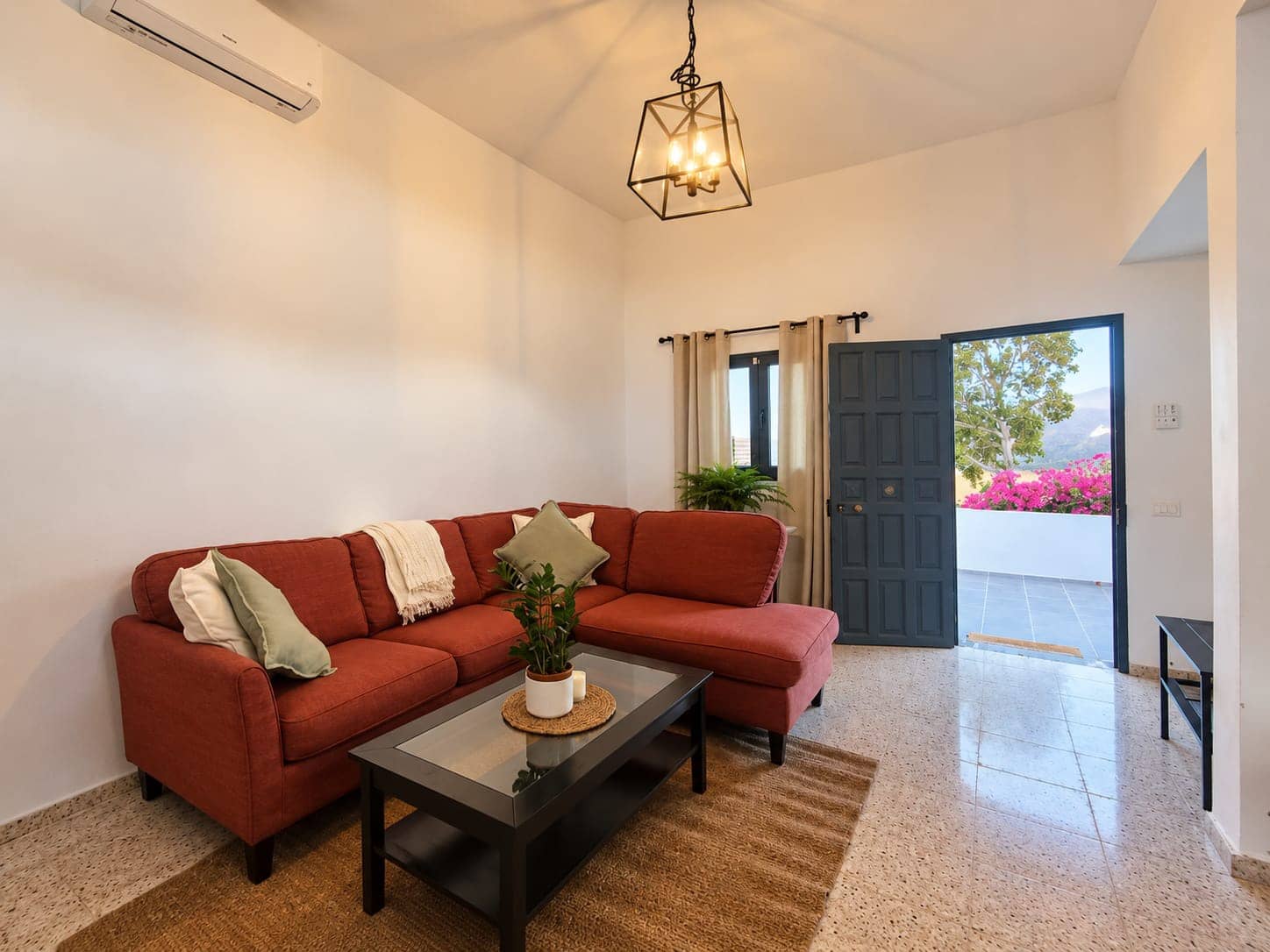 2 soverom Finca/Herregård til leie i Santa Lucia de Tirajana med garasje - € 690 (Ref: 9443029)