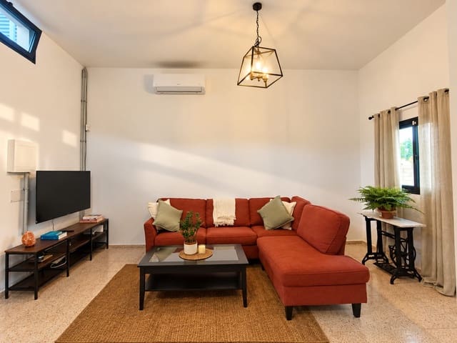 2 soverom Finca/Herregård til leie i Santa Lucía de Tirajana med garasje - € 690 (Ref: 9443029)