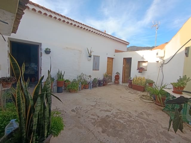 3 slaapkamer Finca/Landhuis te koop in Santa Lucía de Tirajana - € 219.000 (Ref: 9449896)
