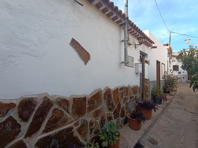 3 slaapkamer Finca/Landhuis te koop in Santa Lucía de Tirajana - € 219.000 (Ref: 9449896)