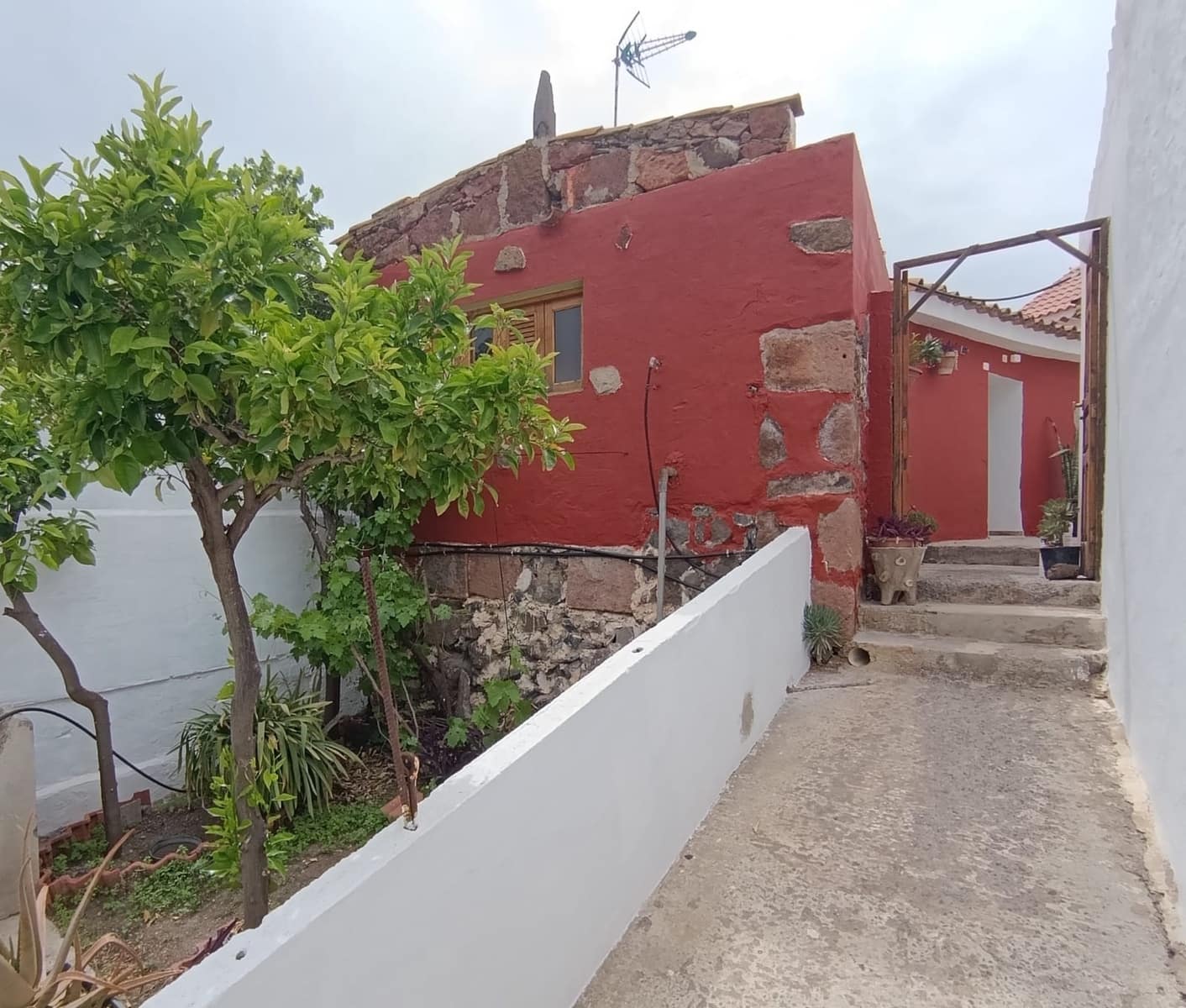 3 bedroom Finca/Country House for sale in Santa Lucia de Tirajana - € 219,000 (Ref: 9449896)