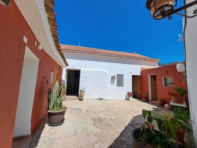 3 makuuhuone Maalaistalo myytävänä paikassa Santa Lucía de Tirajana - 219 000 € (Ref: 9449896)