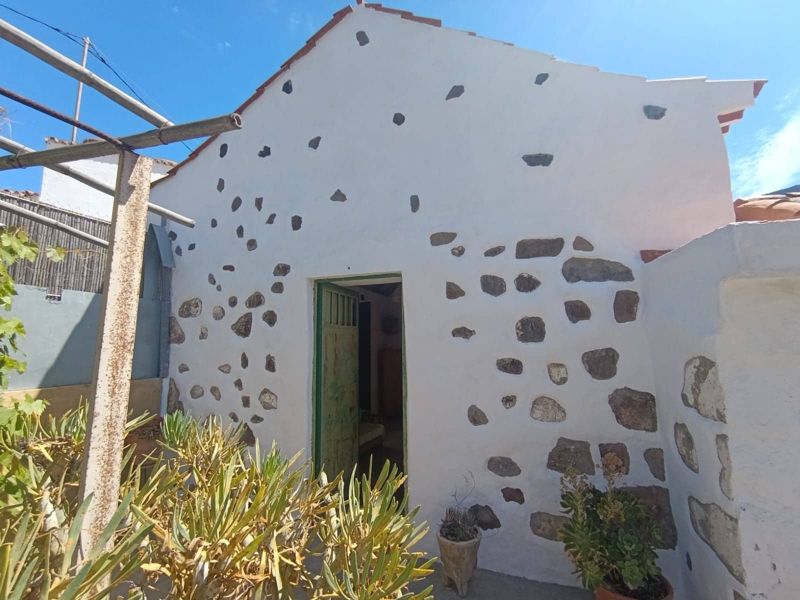 3 bedroom Finca/Country House for sale in Santa Lucia de Tirajana - € 219,000 (Ref: 9449896)