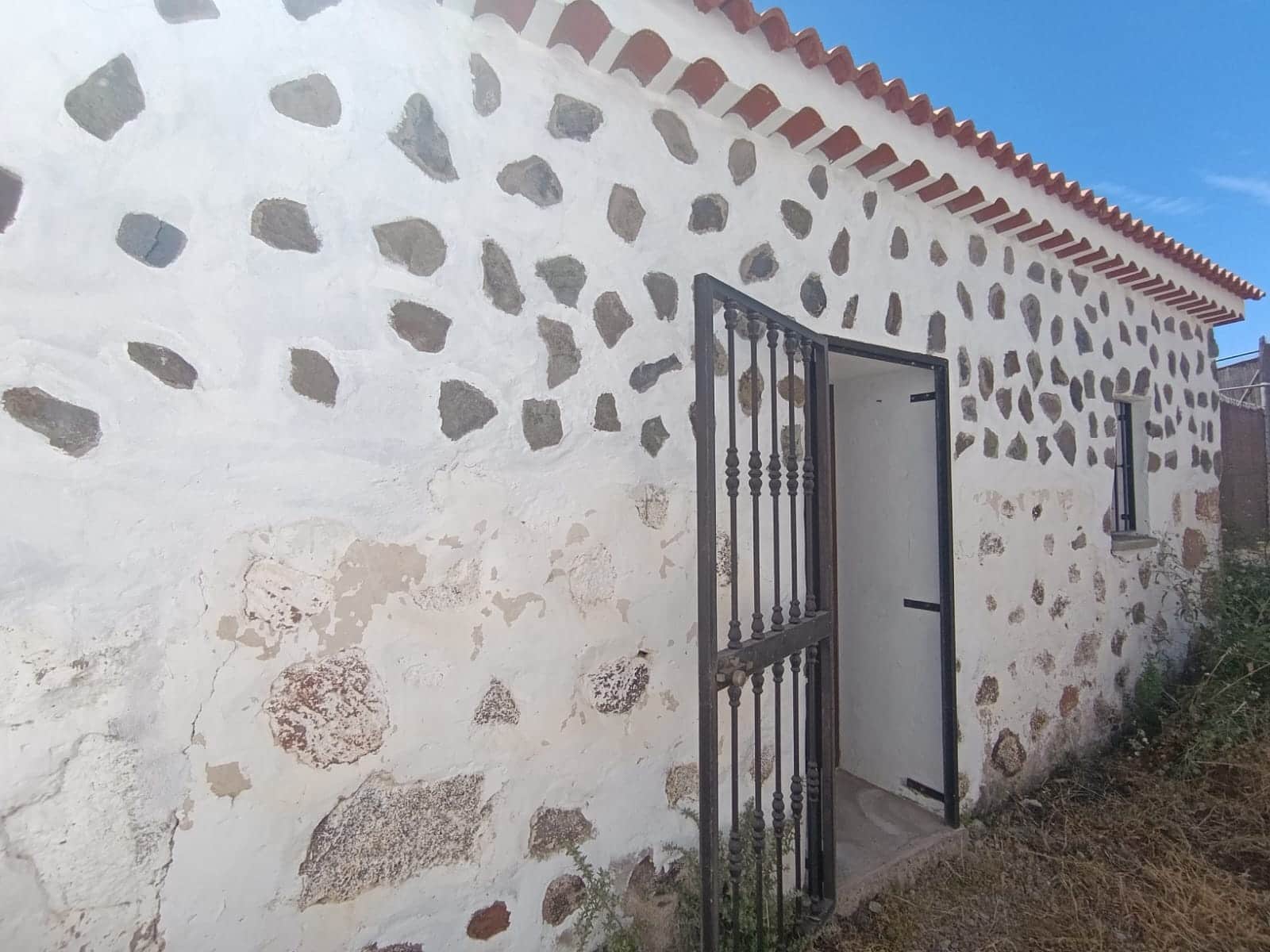 3 bedroom Finca/Country House for sale in Santa Lucia de Tirajana - € 219,000 (Ref: 9449896)