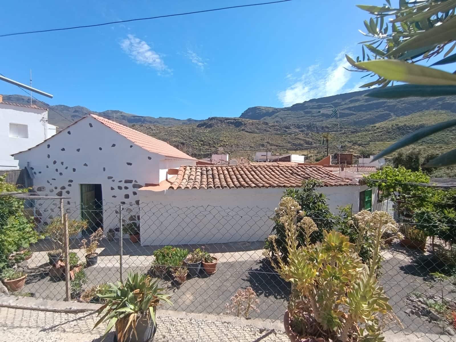 3 bedroom Finca/Country House for sale in Santa Lucia de Tirajana - € 219,000 (Ref: 9449896)