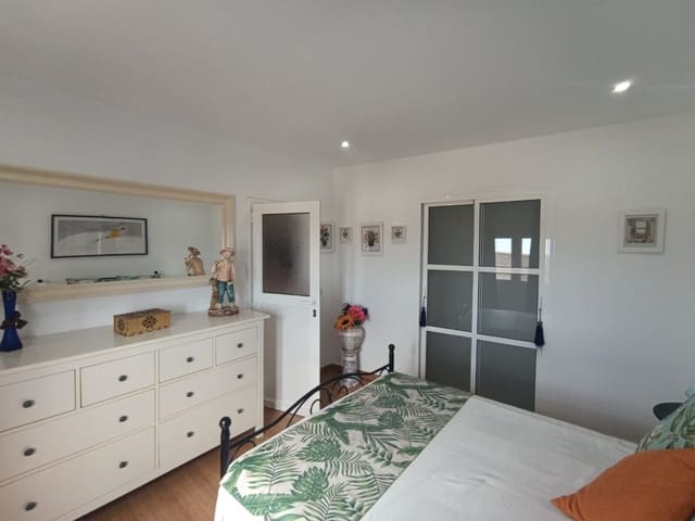 1 slaapkamer Rijtjeshuis te huur in Vecindario, Santa Lucía de Tirajana - € 750 (Ref: 9643652)