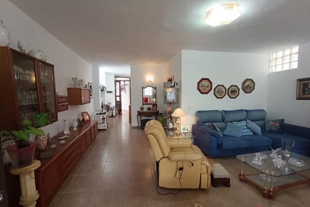 Piso de 2 habitaciones en Firgas en alquiler con garaje - 1.200 € (Ref: 9660791)