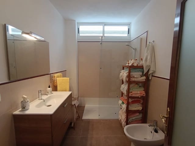 Piso de 2 habitaciones en Firgas en alquiler con garaje - 1.200 € (Ref: 9660791)