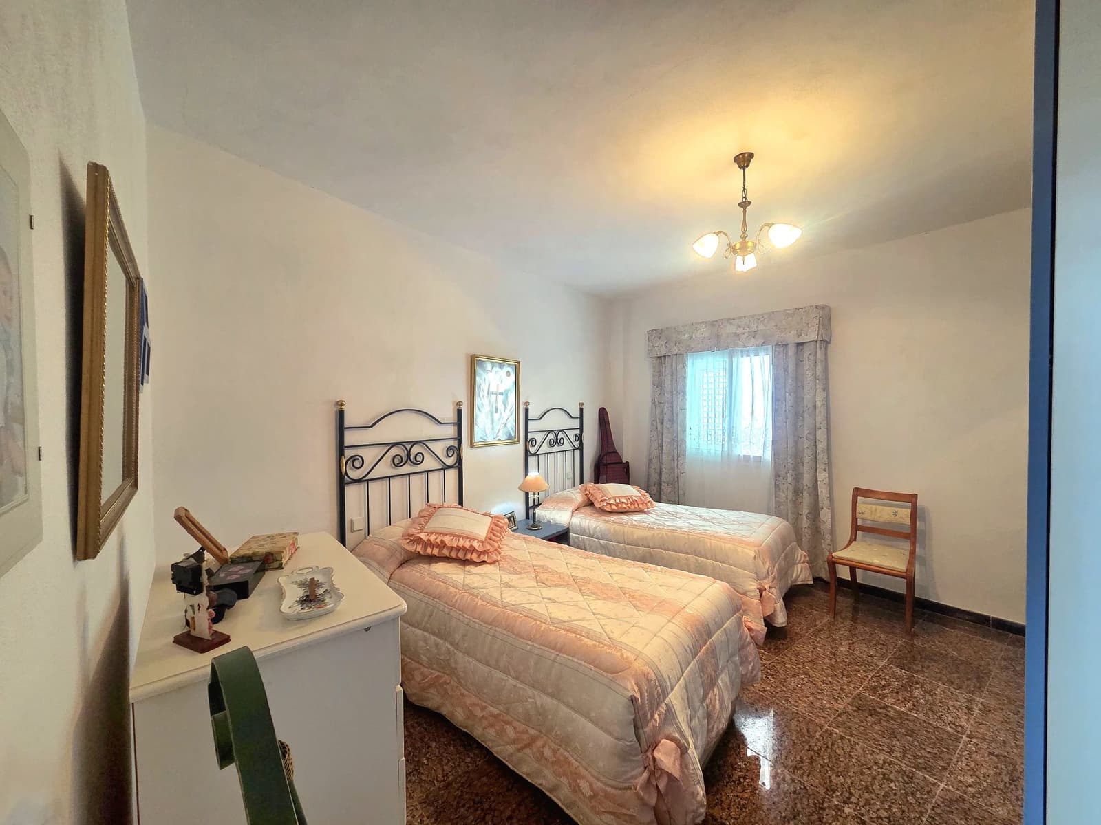 2 bedroom Flat for rent in Firgas with garage - € 1,200 (Ref: 9660791)