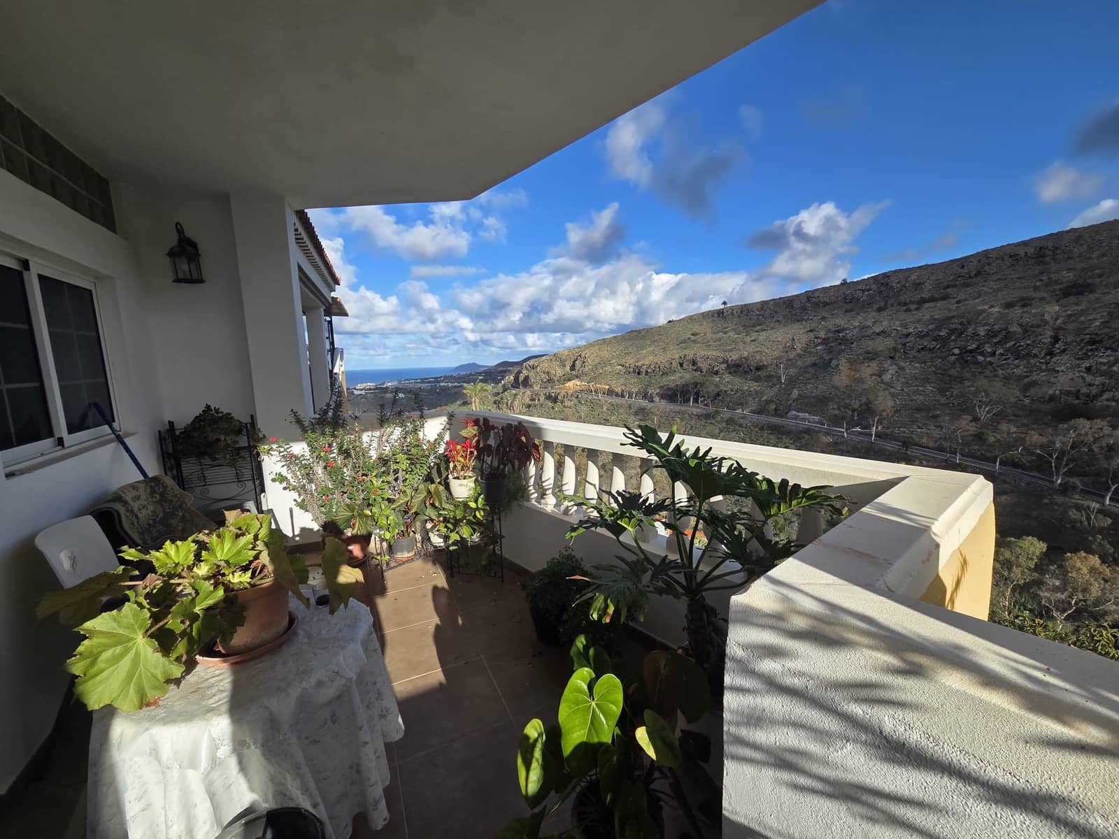 2 bedroom Flat for rent in Firgas with garage - € 1,200 (Ref: 9660791)