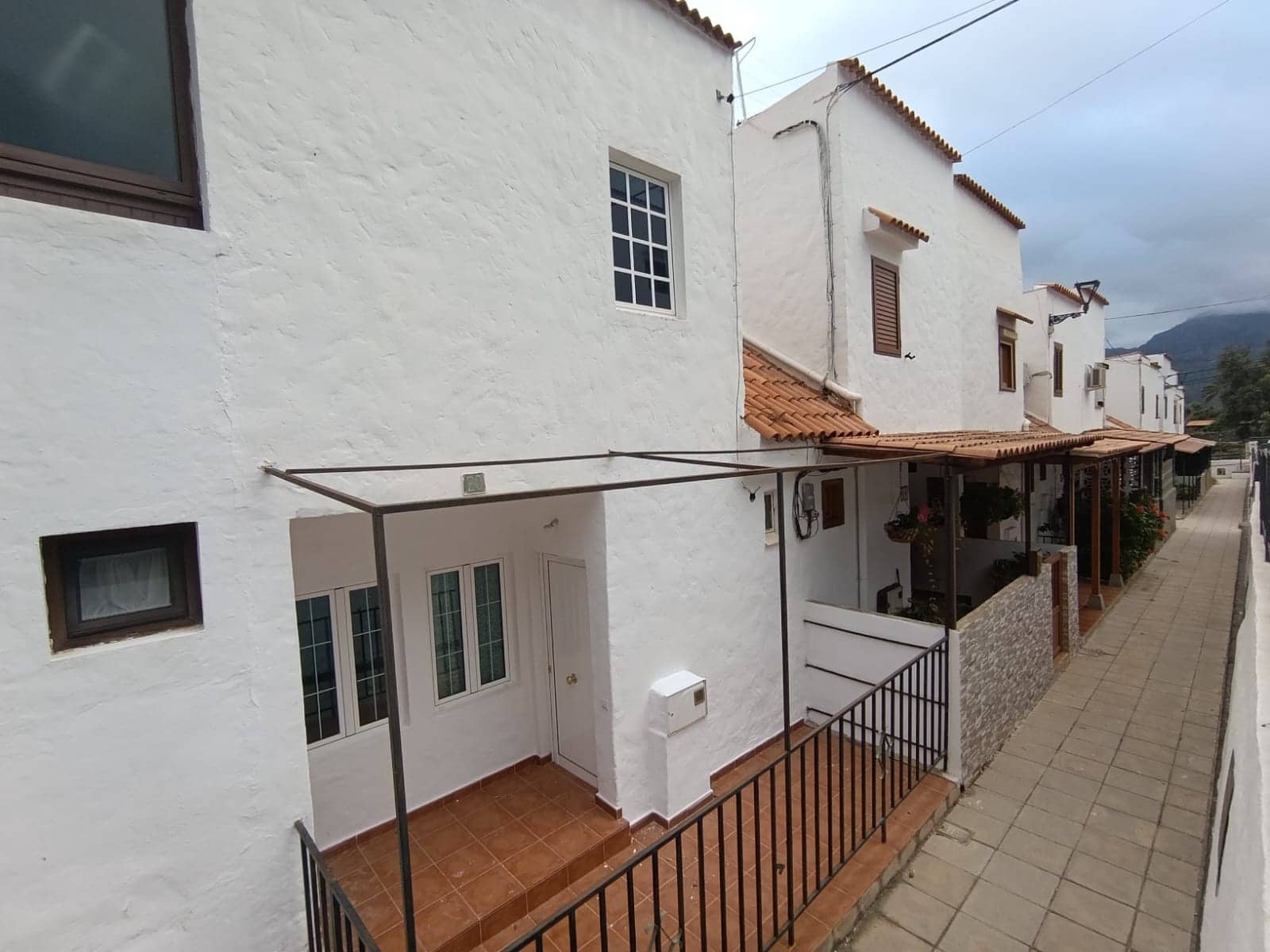 3 quarto Moradia em Banda para venda em Santa Lucia de Tirajana - 140 000 € (Ref: 9803853)