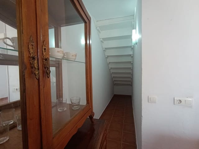 3 quarto Moradia em Banda para venda em Santa Lucía de Tirajana - 140 000 € (Ref: 9803853)