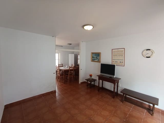 3 quarto Moradia em Banda para venda em Santa Lucía de Tirajana - 140 000 € (Ref: 9803853)