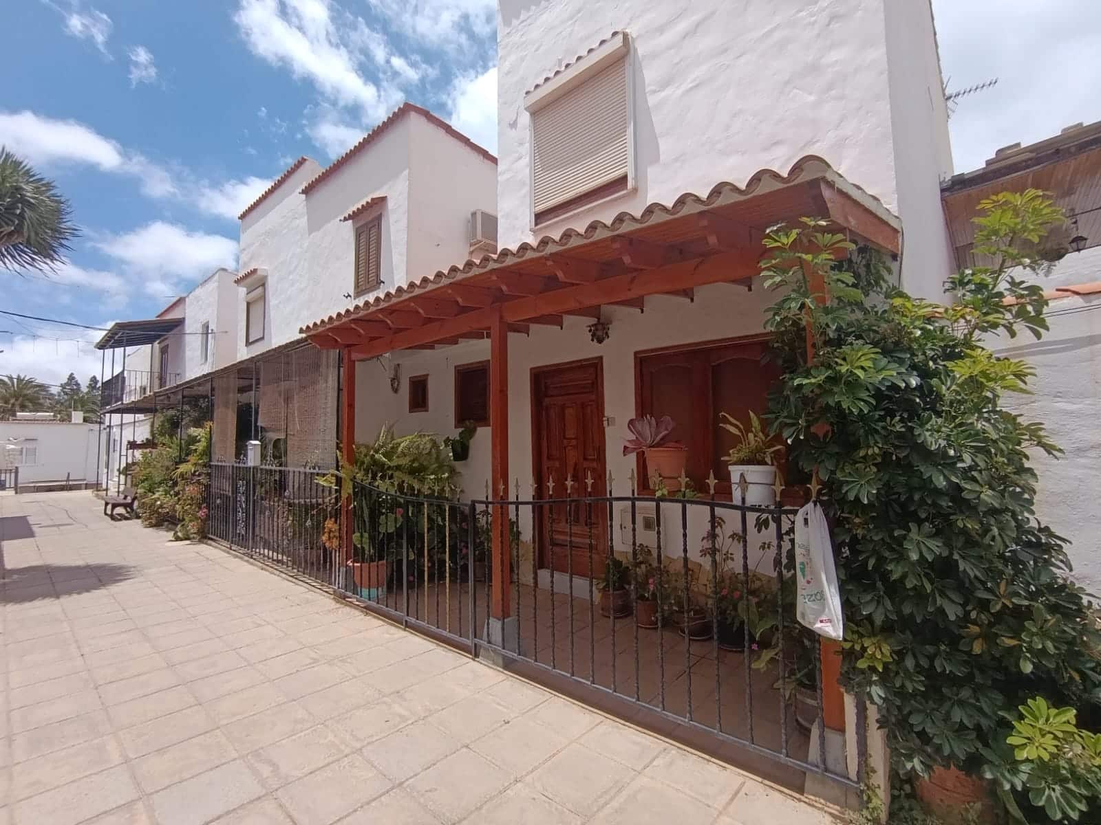 3 quarto Moradia em Banda para venda em Santa Lucia de Tirajana - 140 000 € (Ref: 9803853)