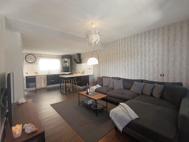 2 bedroom Terraced Villa for rent in Agüimes - € 1,450 (Ref: 9886375)