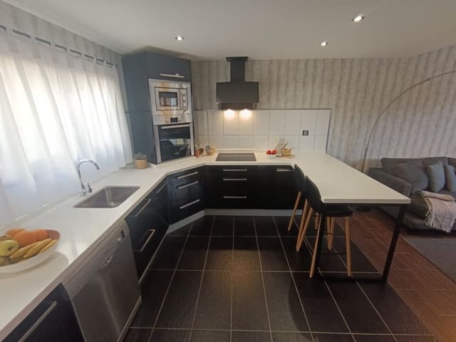 2 bedroom Terraced Villa for rent in Agüimes - € 1,450 (Ref: 9886375)