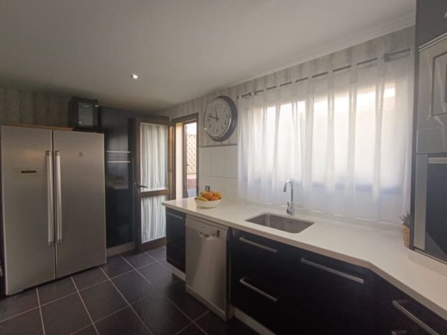 2 bedroom Terraced Villa for rent in Agüimes - € 1,450 (Ref: 9886375)