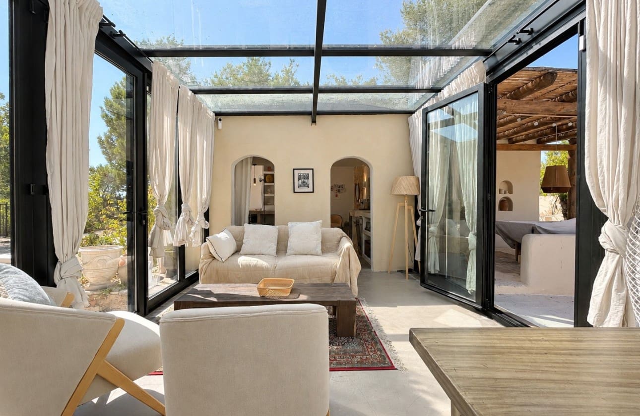 Chalet de 4 habitaciones en Llíria en venta con piscina - 650.000 € (Ref: 10023460)