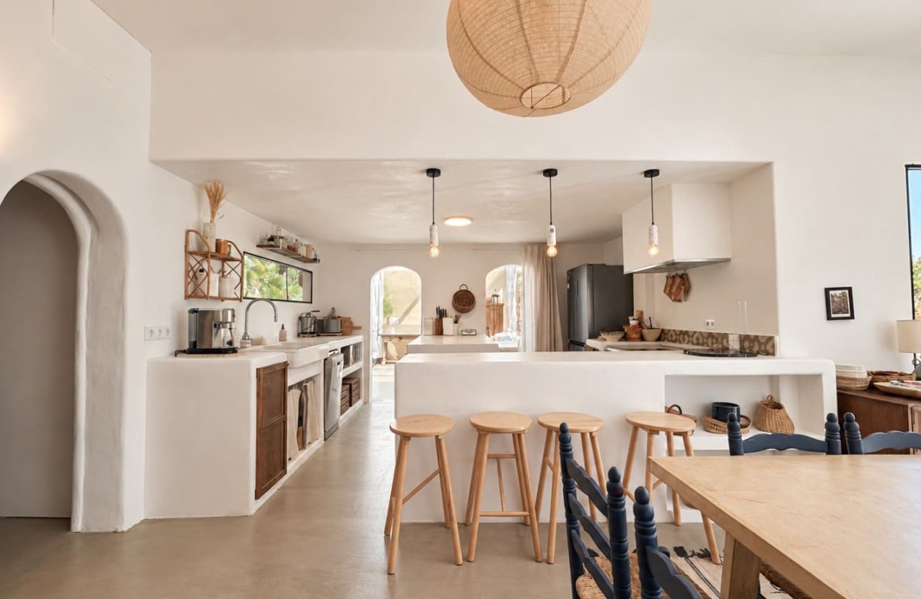 Chalet de 4 habitaciones en Llíria en venta con piscina - 650.000 € (Ref: 10023460)