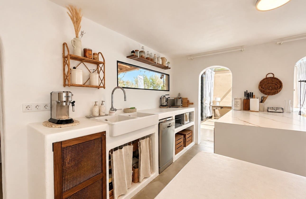 Chalet de 4 habitaciones en Llíria en venta con piscina - 650.000 € (Ref: 10023460)